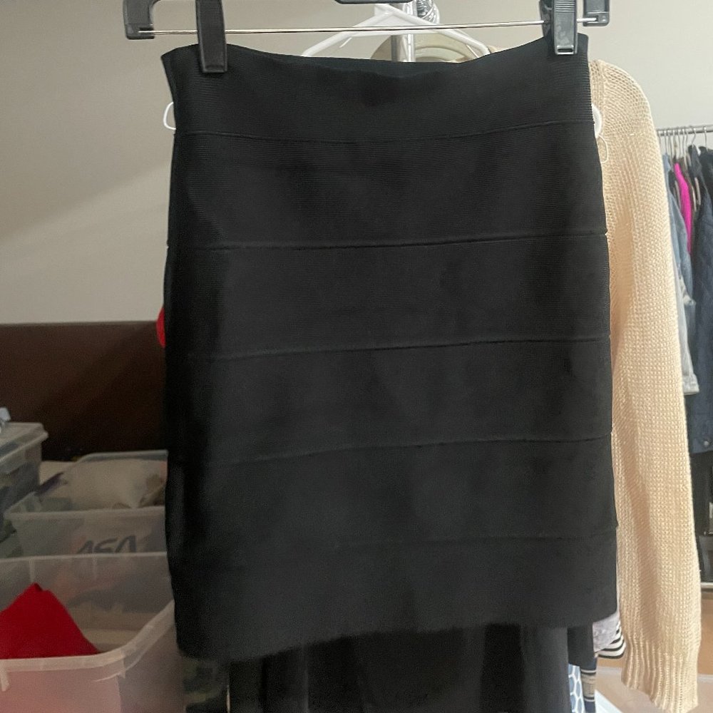 BCBG MaxAzria Banded Skirt (M)